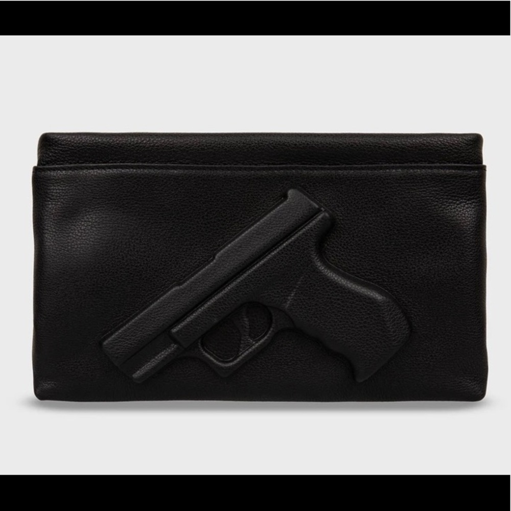 Black gun clutch